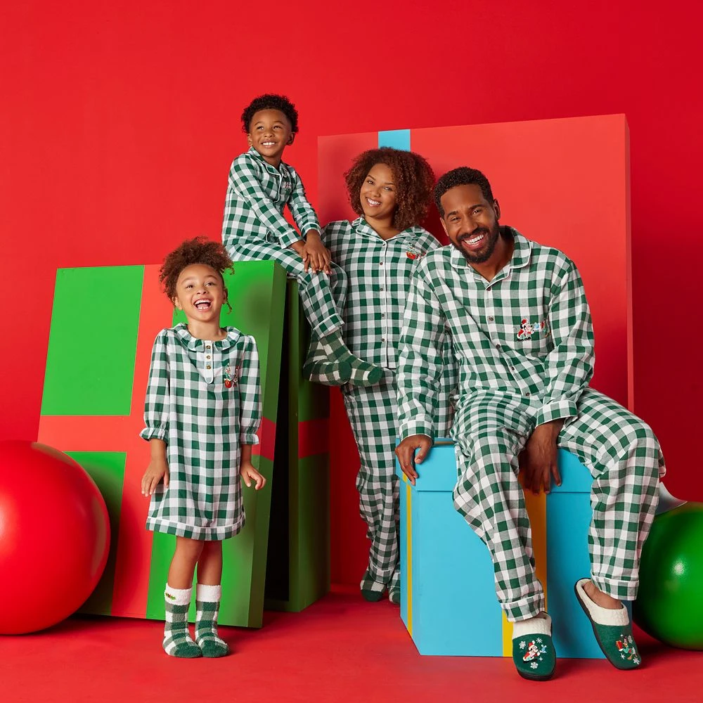 Disney Minnie Mouse And Daisy Duck Holiday Family Matching Sleep Set For Women 2 Disney Minnie Mouse And Daisy Duck Holiday Family Matching Sleep Set For Women - Image 2